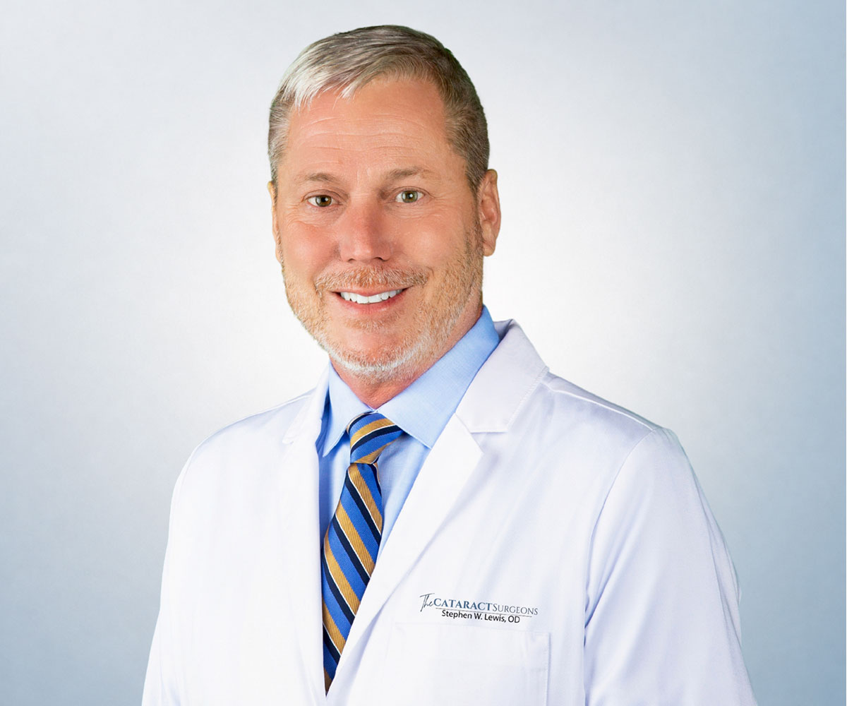 Cataracts Specialist Christopher L. Shelby, MD