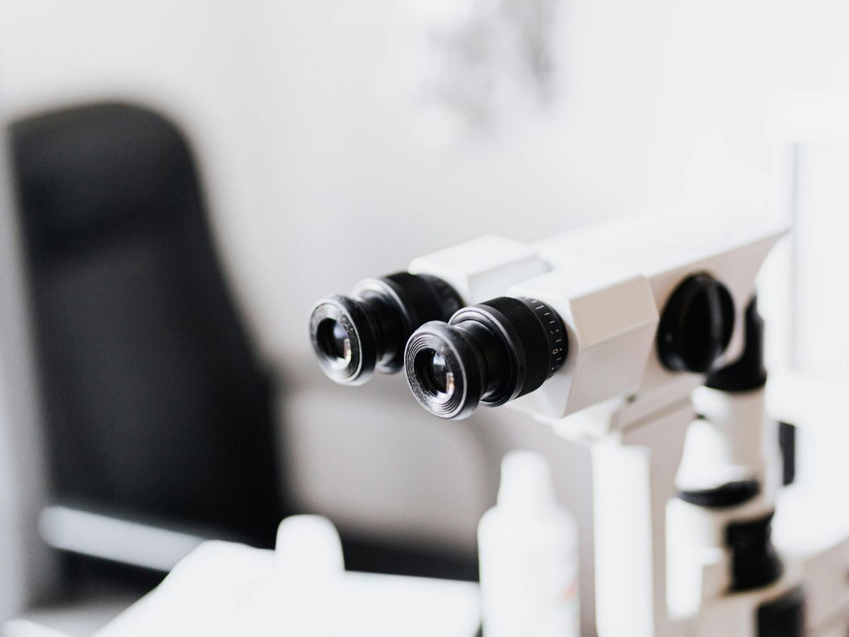 eye exam tools