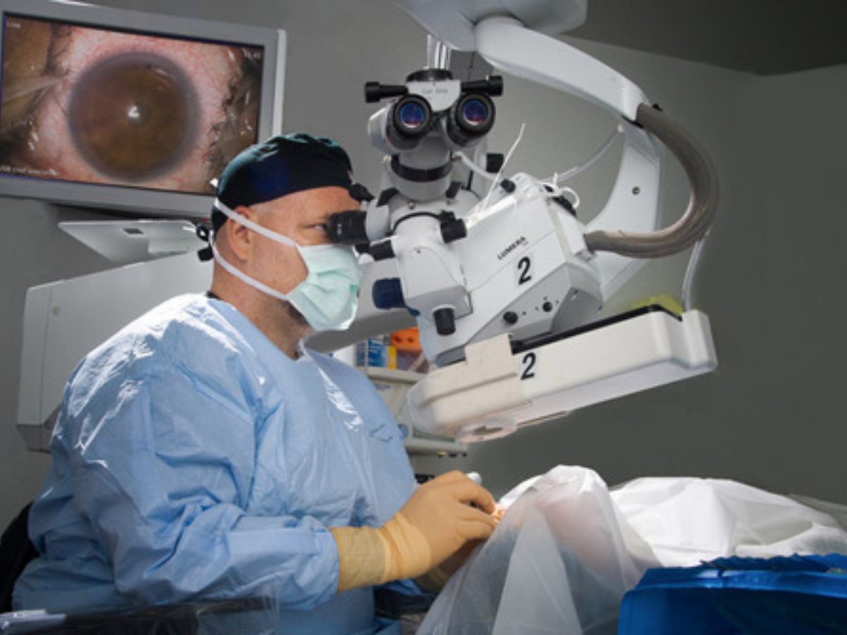 eye doctor performing surgery